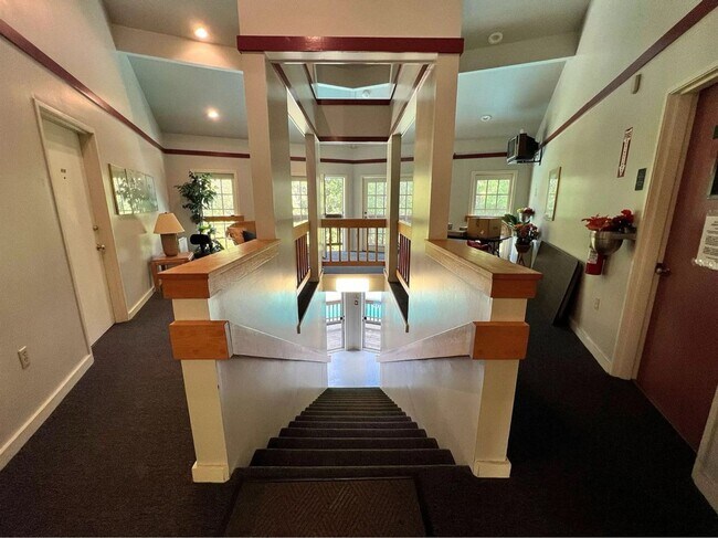 Building Photo - Beautiful One Bedroom Condo - HEAT INCLUDE...