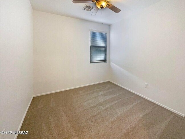 Building Photo - 58834 BRANDING IRON Ct