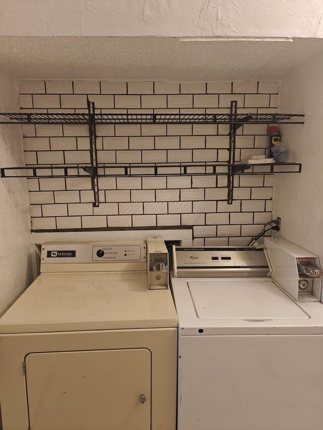 Building Photo - Charming 1BR Apartment in Owatonna