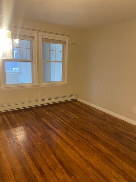 Building Photo - 38 Madison St