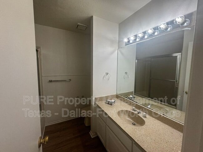 Building Photo - 6321 Kelly Dr