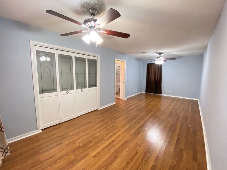 Building Photo - 5414 S Land Ave