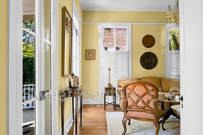 Building Photo - 6 Wentworth St