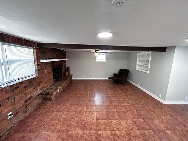 Building Photo - Charming, Newly Renovated 3-Bedroom Home w...