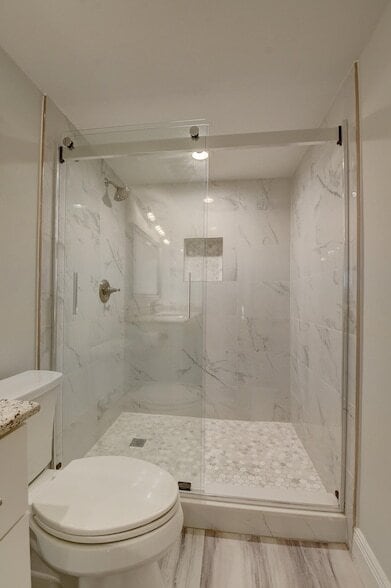 Building Photo - 7076 Huntington Ln