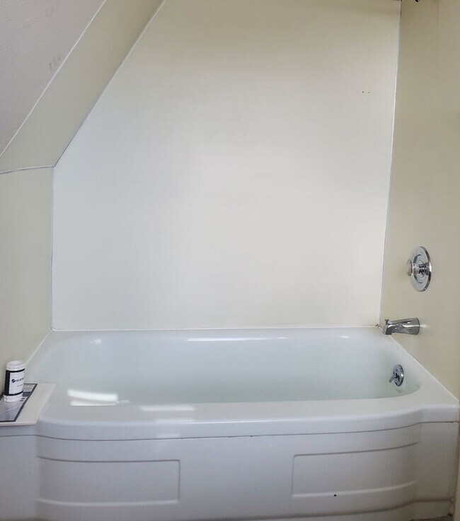 Building Photo - JYG: 3414 Duplex