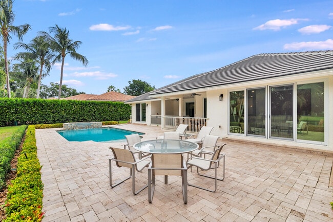 Building Photo - 3317 Embassy Dr