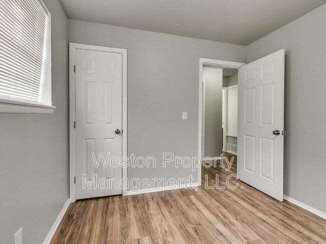 Building Photo - 1605 Cynthia Dr
