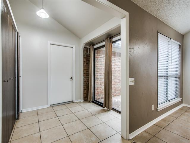 Building Photo - 1713 Sonnet Dr