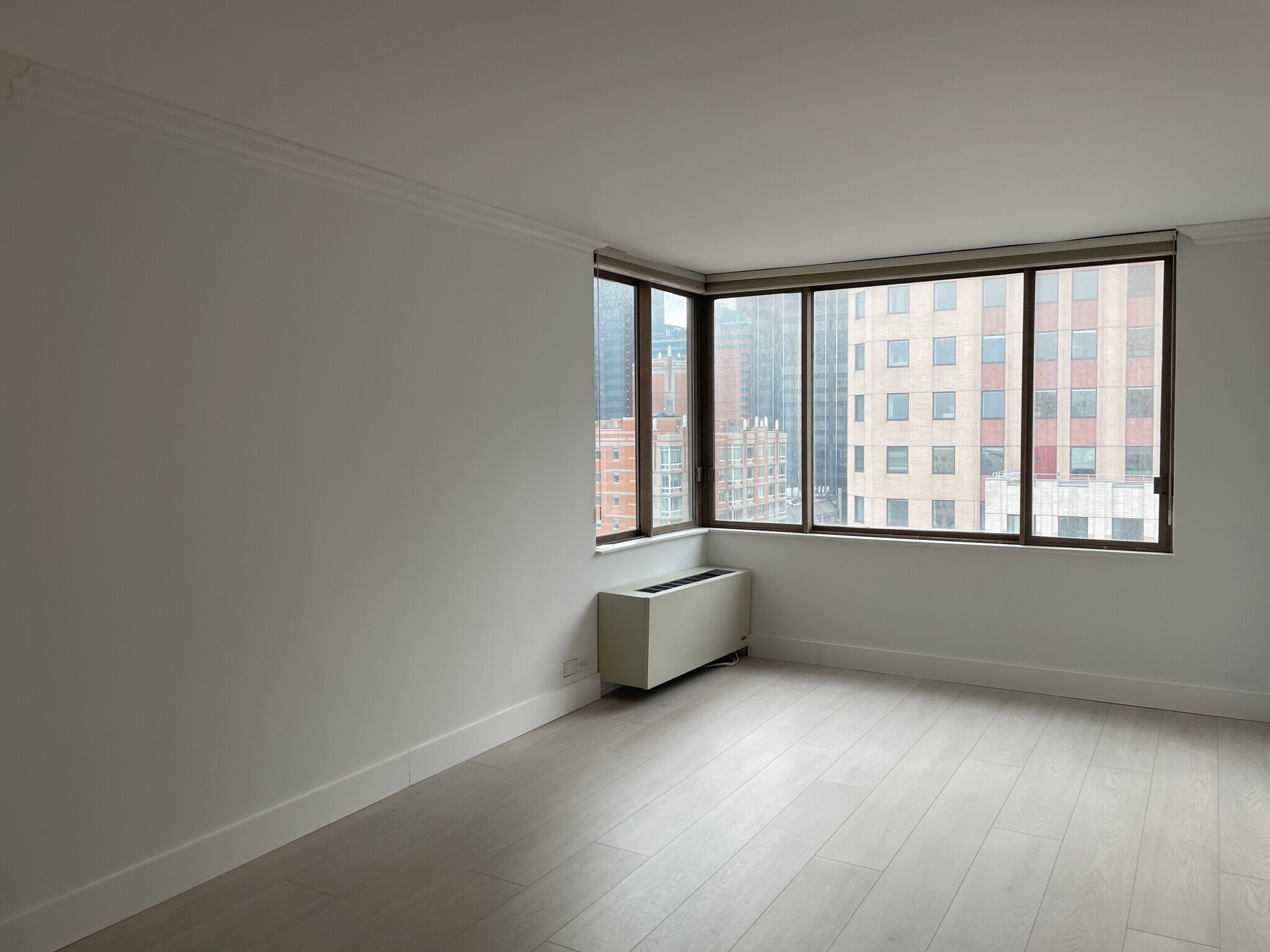 Building Photo - 350 W 50th St