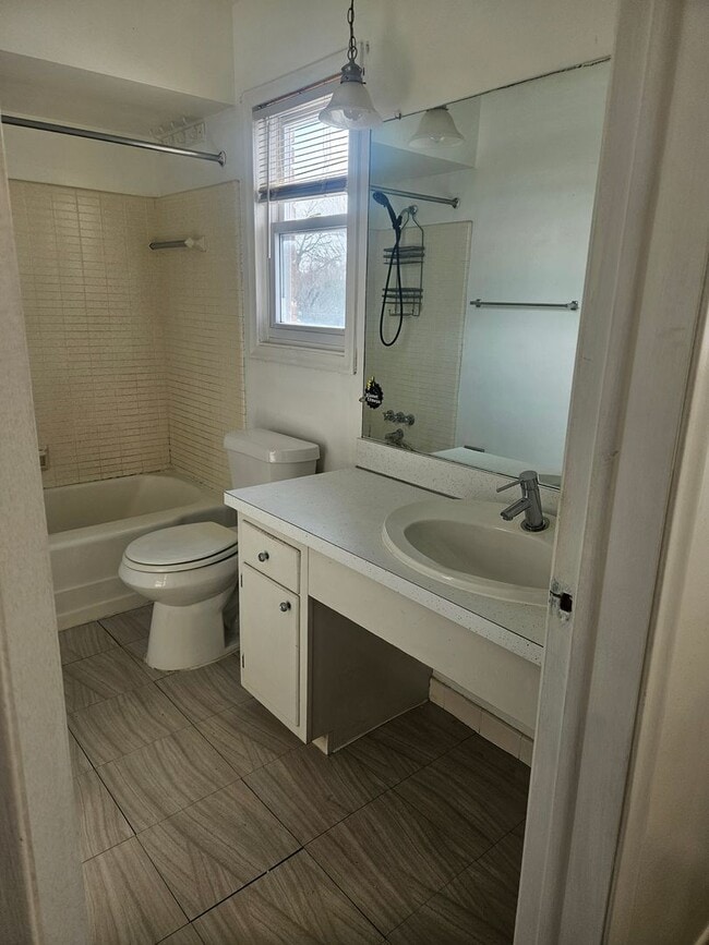 Building Photo - 19646 Fleetwood Dr