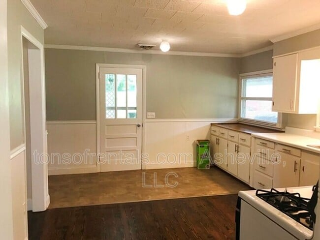 Building Photo - 148 Briarwood Ln