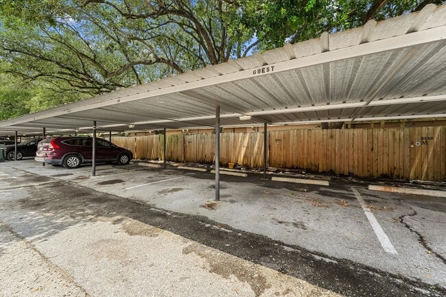 Building Photo - Updated 2-Bed, 2.5-Bath Condo in Sought-Af...