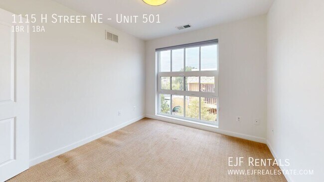 Building Photo - 1115 H St NE