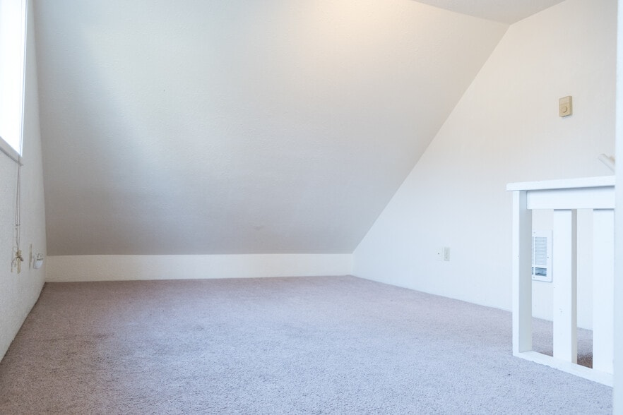 Loft style, this can fit a queen size mattress - 1007 W Main St