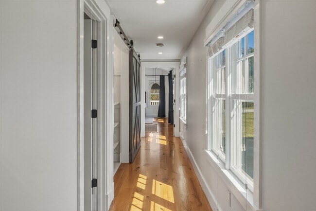 Building Photo - 235 Brook St