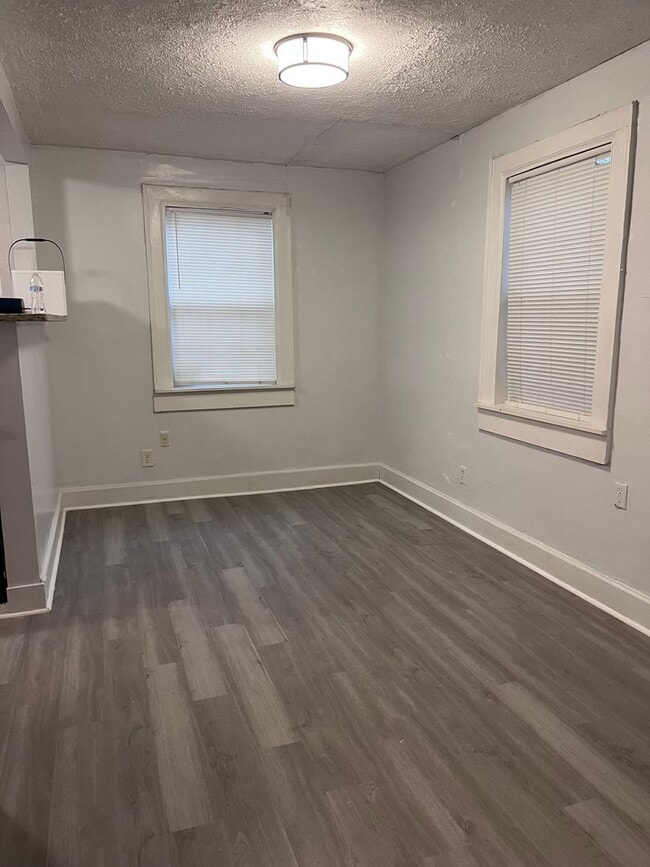 Building Photo - Charming 3 Bed, 1 Bath Single Family Home in Montgomery - $1150/mo