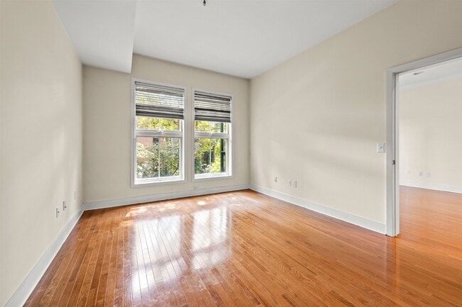 Building Photo - 61 Grand St