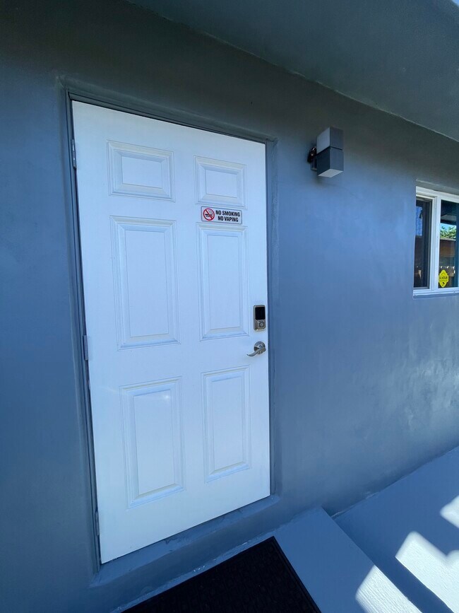 Backyard Patio - 1121 NW 30th Ter