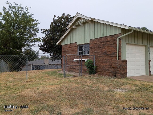 Building Photo - 3306 Mockingbird Ln
