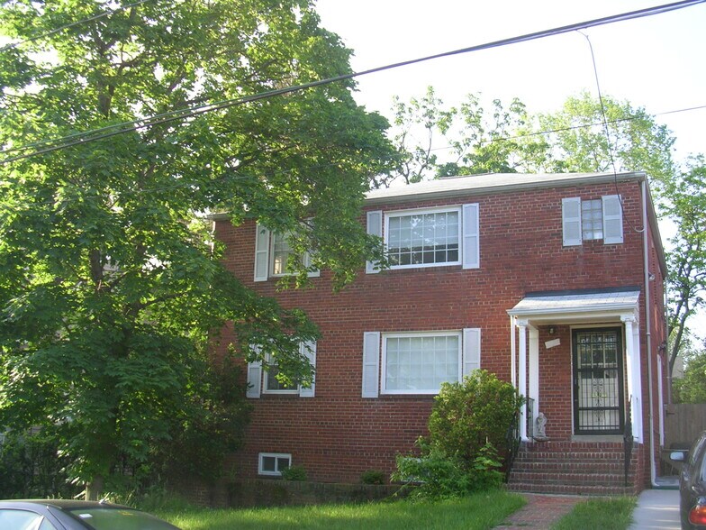 Building Photo - 2704 13th St S