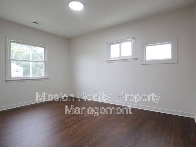 Building Photo - 618 Tarpley Rd