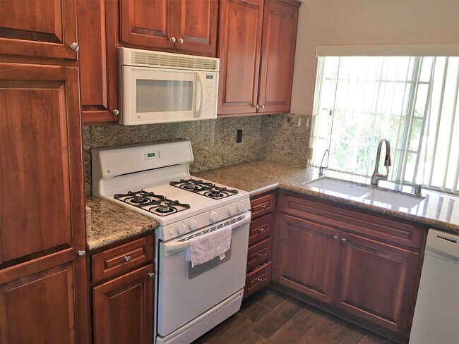 Building Photo - Two Story Cambria Townhome in Carmel Valley!