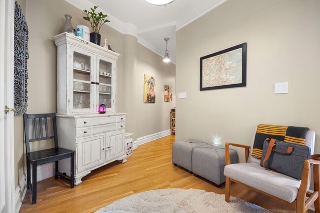 Building Photo - 514 W 110th St