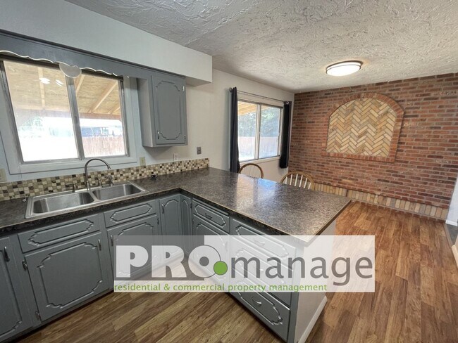 Building Photo - 2 Bed, 1 Bath Single Family Home w/ 1 Car Garage - Idaho Falls