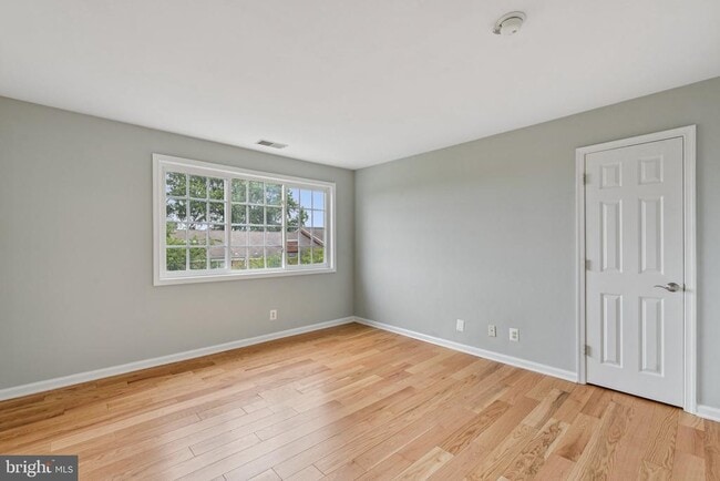 Building Photo - 1473C N Van Dorn St