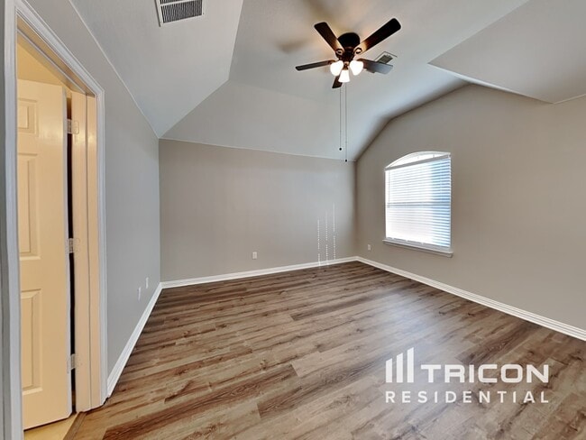 Building Photo - 125 Lake Trail Dr