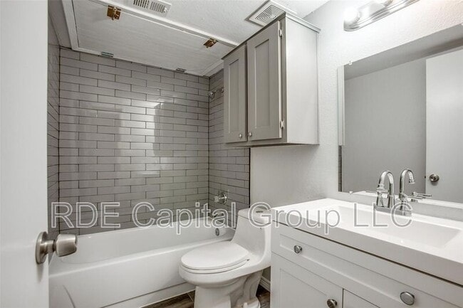 Building Photo - 1939 Cranford Dr