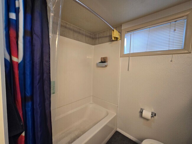 Building Photo - 5-Bedroom Home with Finished Basement, Large Backyard & Attached Garage