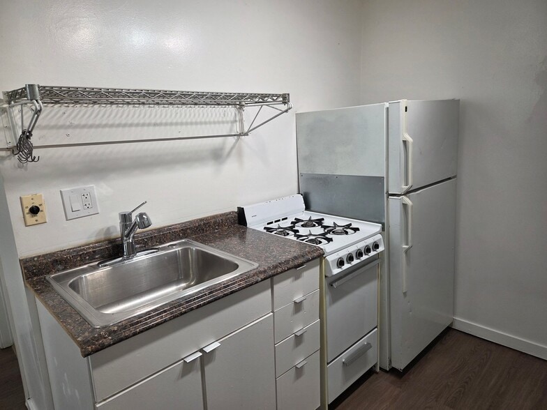 Building Photo - 338 N 300 W