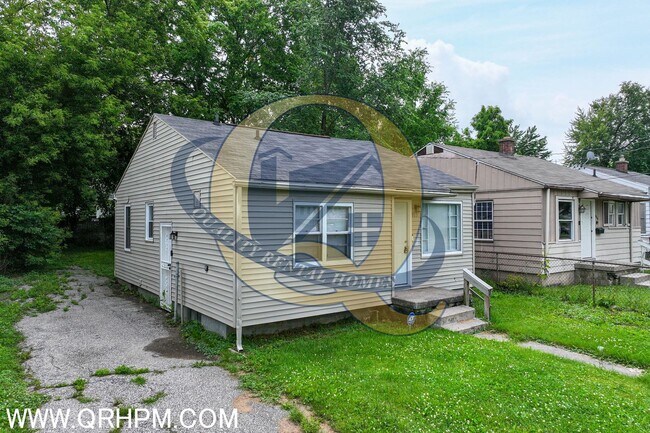 Building Photo - Don't miss your opportunity to make this home yours!