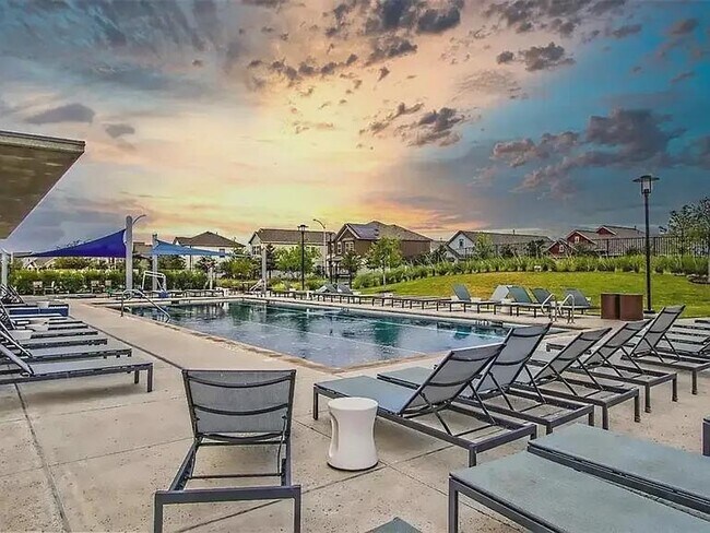 Building Photo - 5804 Rotunda View