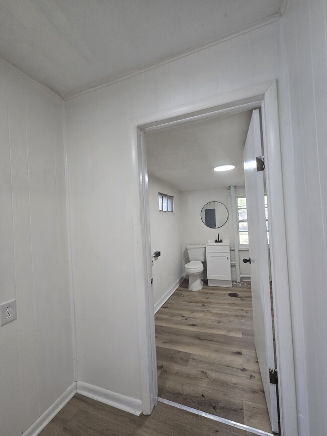 Building Photo - 1334 N Estelle St