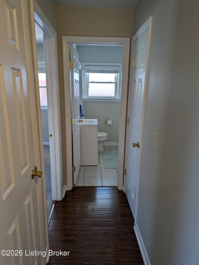 Building Photo - 1701 Brentmoor Ln