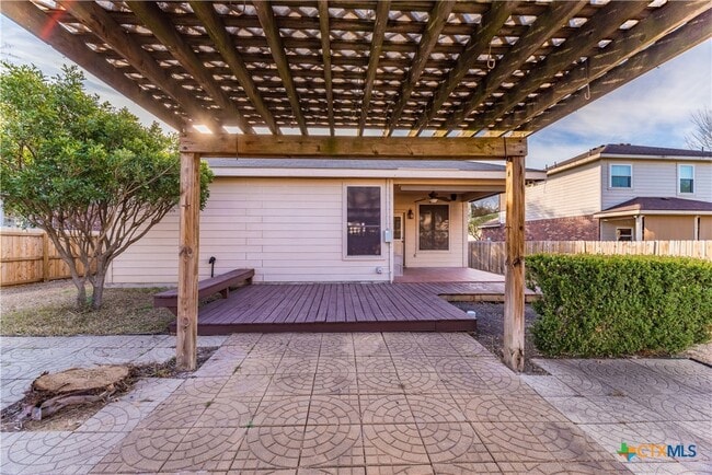 Building Photo - 116 Pilot Point