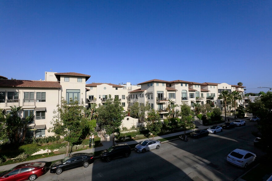 Front Bedroom Balcony Street View - 741 Wilcox Ave