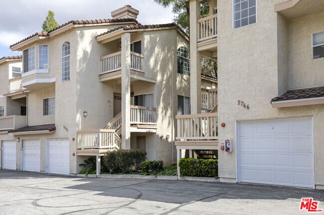 Building Photo - 5782 Oak Bank Trail