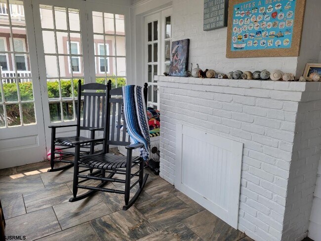 Building Photo - 20 S Martindale Ave