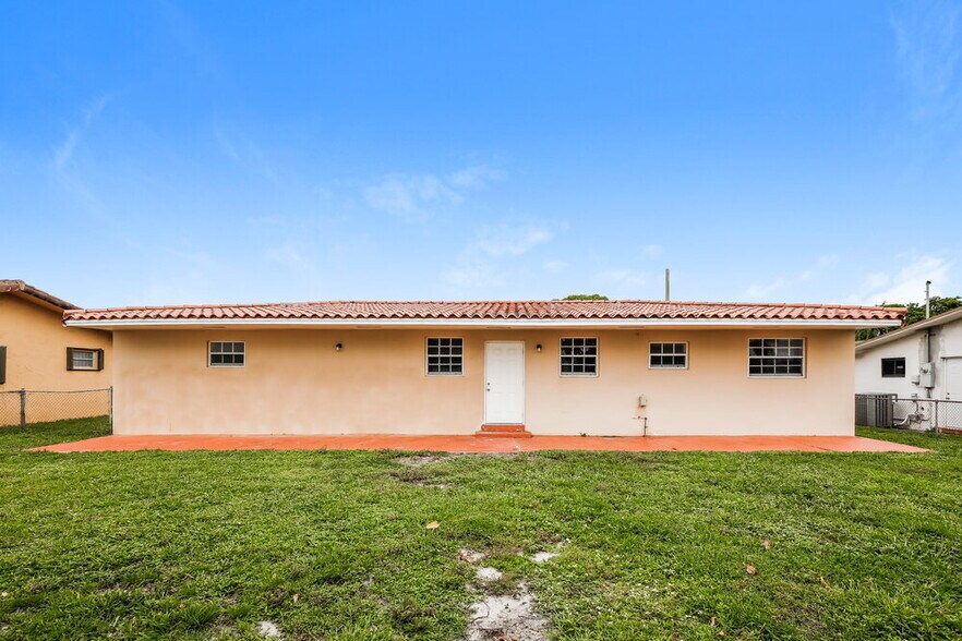 Building Photo - 1840 NW 121st St