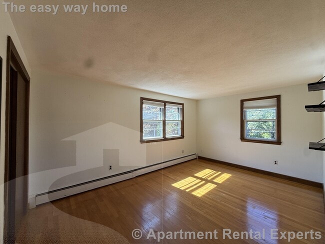 Building Photo - 24 Saville St