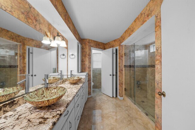 Building Photo - 6714 Brittany Park Ln