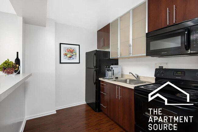 Building Photo - 3130 N Lake Shore Dr