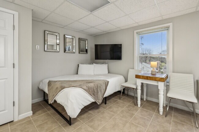 Building Photo - 4604 Mountainview Dr
