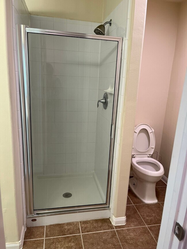 Building Photo - 21650 Falvel Sunset Ct