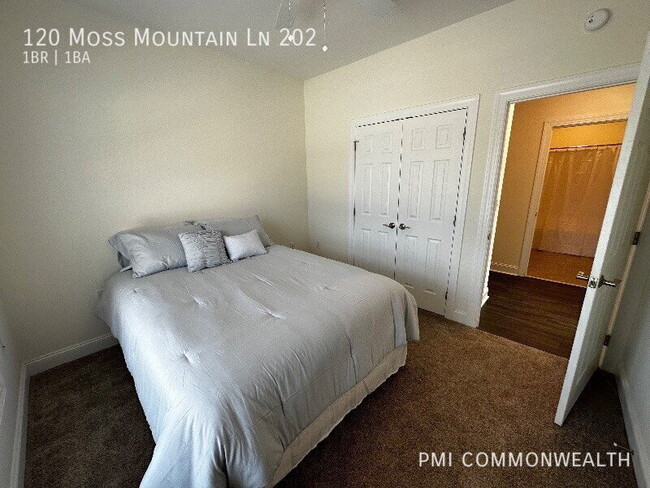 Building Photo - 120 Moss Mountain Ln