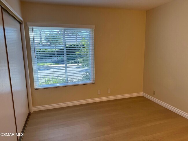 Building Photo - 846 Lindawood St